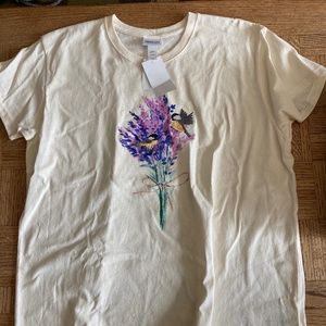 1X- NWT T-shirt with Floral/Bird Graphic